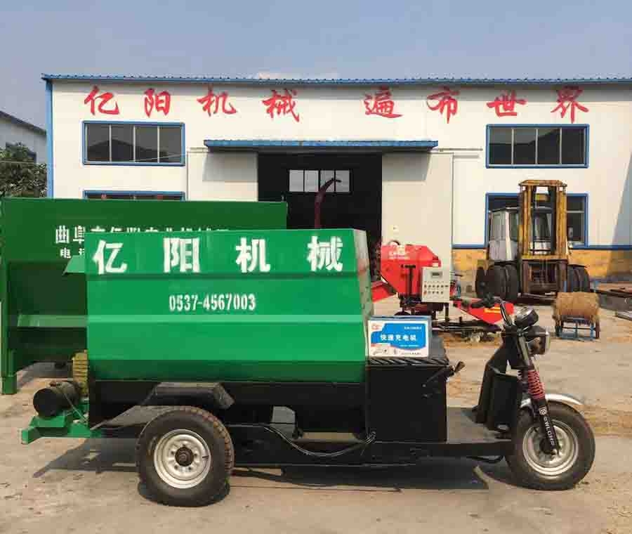 撒料车